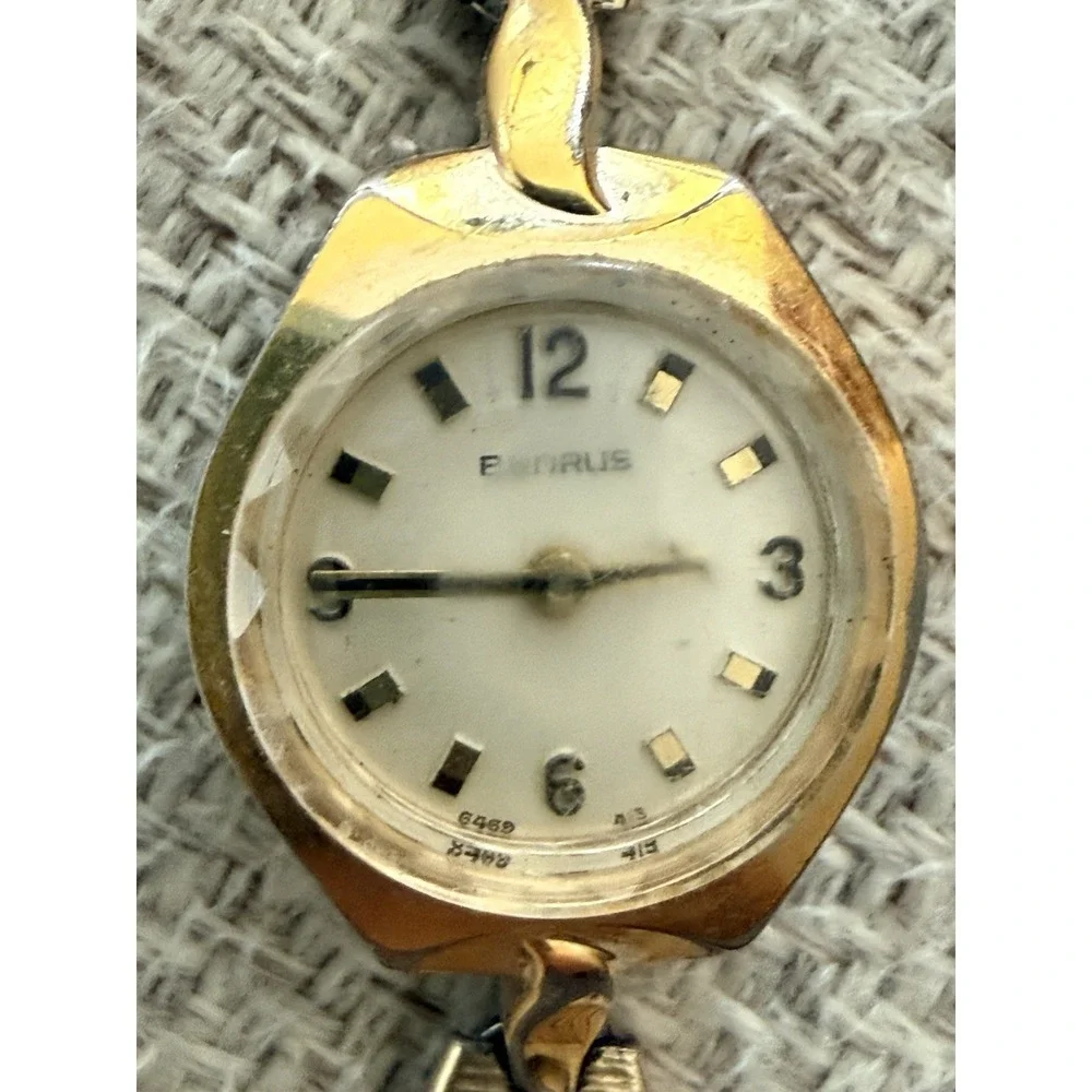 Vintage Benrus Ladies Watch Gold Tone‎ 10K GF Bracelet Cloudy Crystal